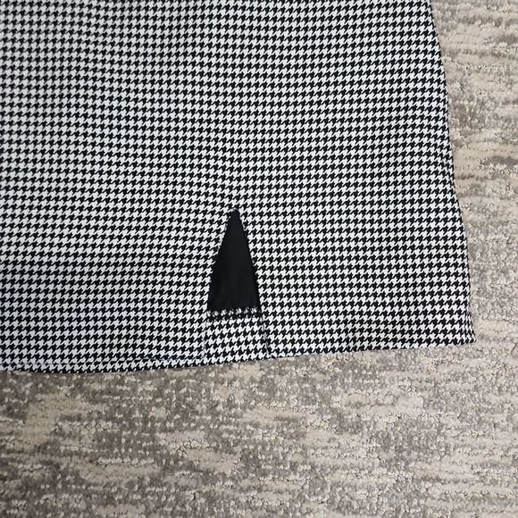 Black and white Houndstooth pattern mini skirt - Picture 5 of 8